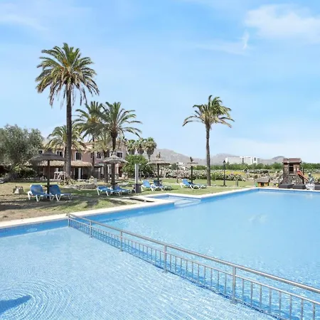 Lejlighed Spacious In With Shared Pool