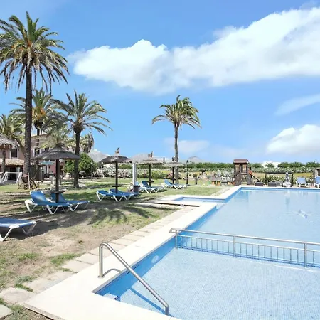 Spacious In With Shared Pool *
