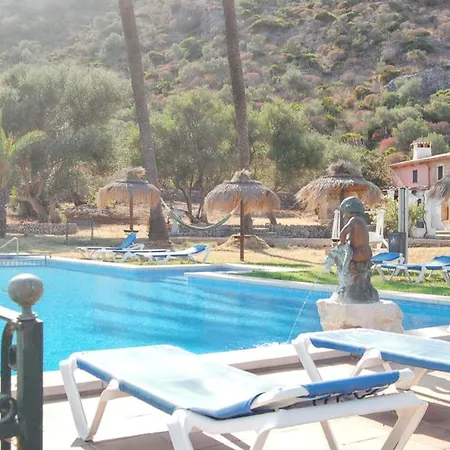 Spacious In With Shared Pool Pollença